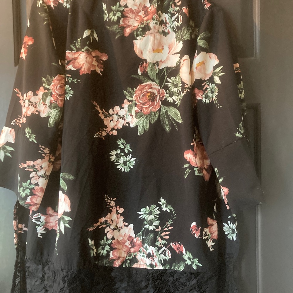 Dex Kimono - Picture 3 of 3